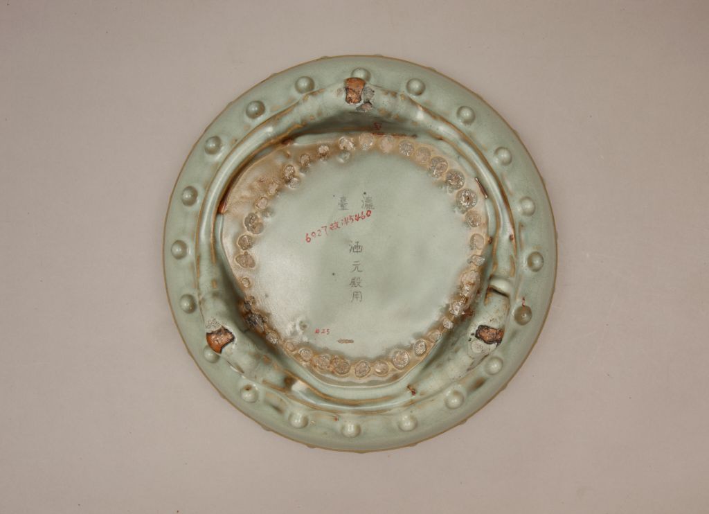 图片[2]-Jun kiln moon white glaze drum nail tripod flower pot holder-China Archive